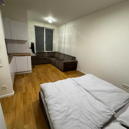 Apartment Genthiner 3